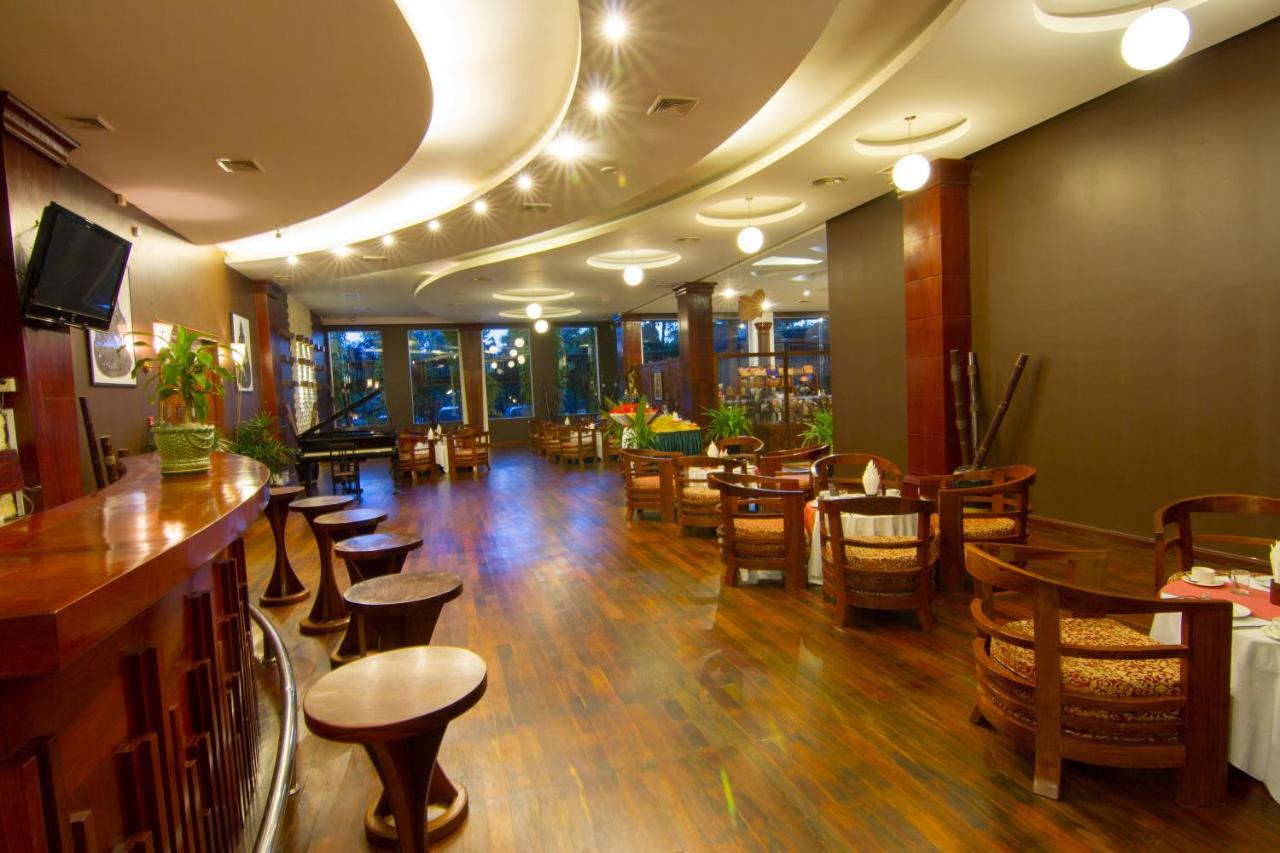 Pacific Hotel & Spa Сіємреап Екстер'єр фото
