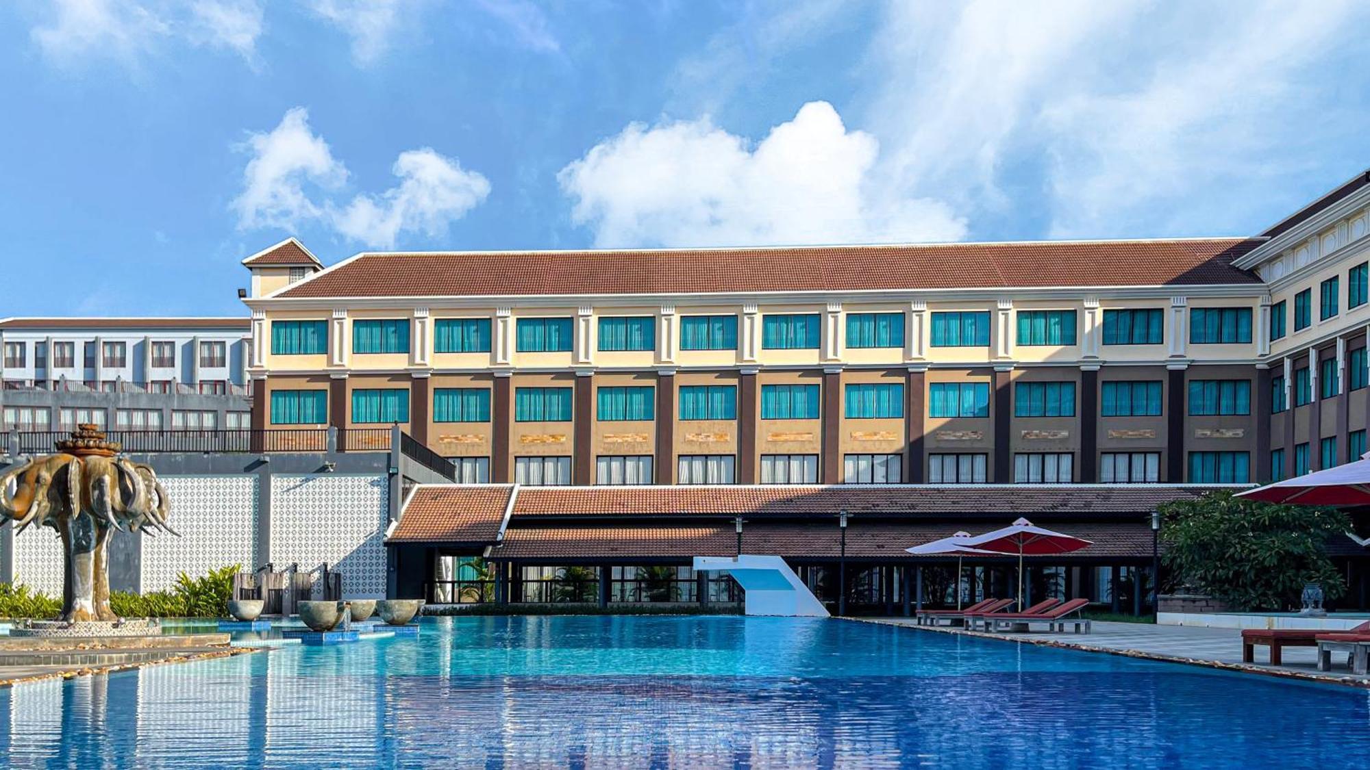 Pacific Hotel & Spa Сіємреап Екстер'єр фото