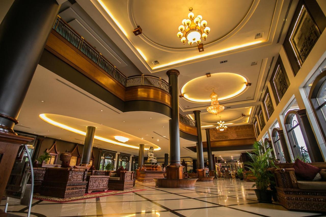 Pacific Hotel & Spa Сіємреап Екстер'єр фото